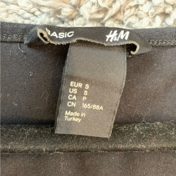 H&M Basic Black Fit and Flare Dress - Picture 6 of 7